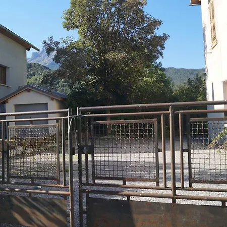 Appartamento T4 De Caractère Rénové à Avec Parking - Fr-1-165a-203